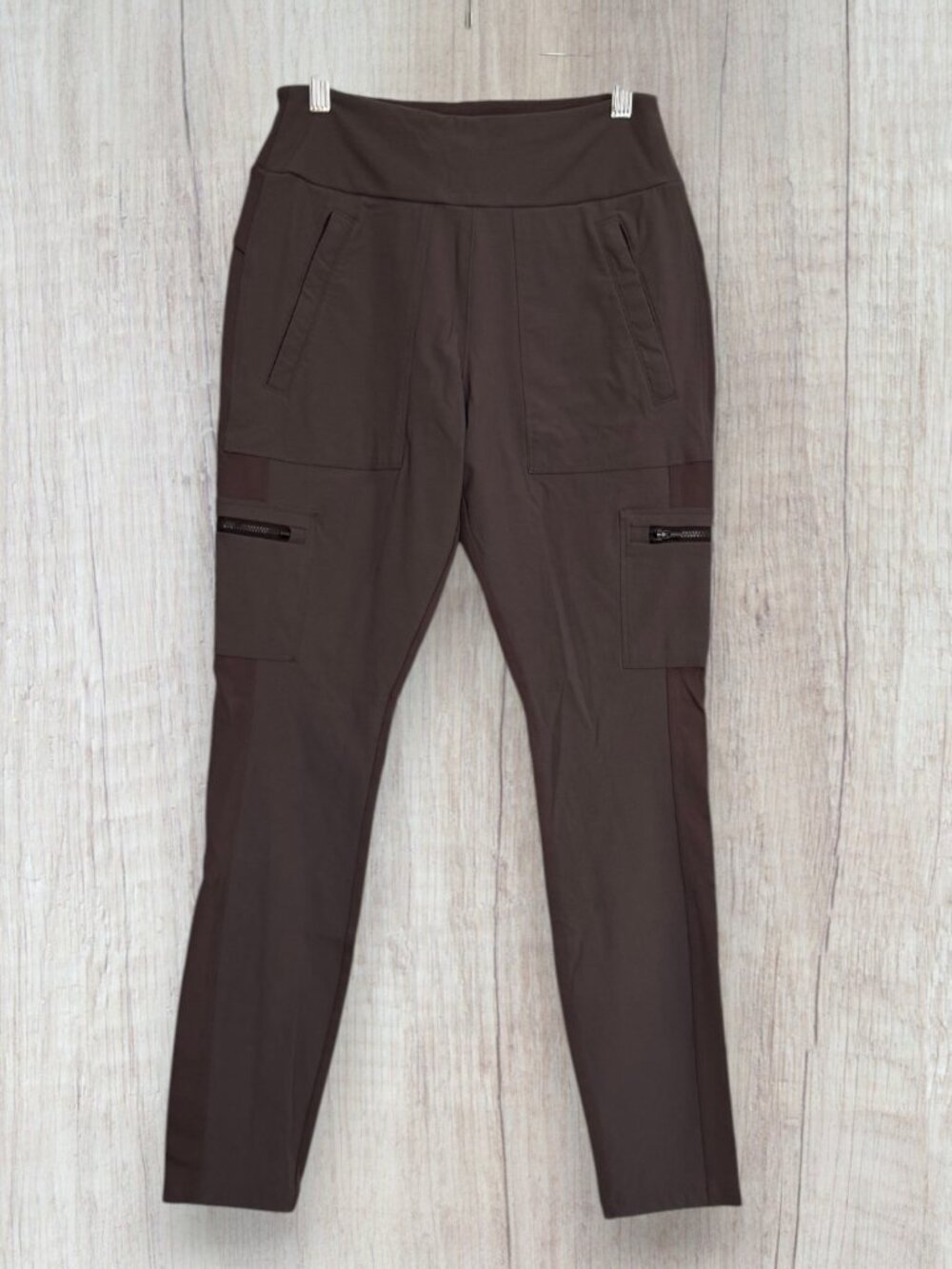 Athleta Headlands Hybrid Cargo Tight Pants Taupe Brown High Rise Travel Hiking 4